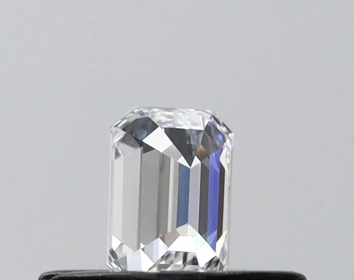 0.19ct Emerald Lab Grown Diamond (Colour D, Clarity VVS1, IGI Certified)