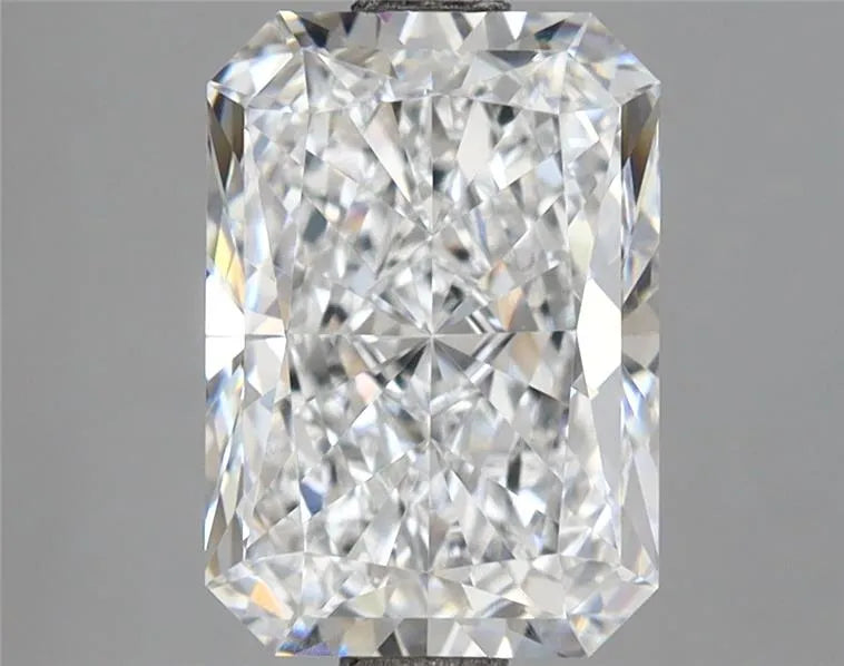 3.04ct Radiant Lab Grown Diamond (Colour D, Clarity VVS2, IGI Certified)