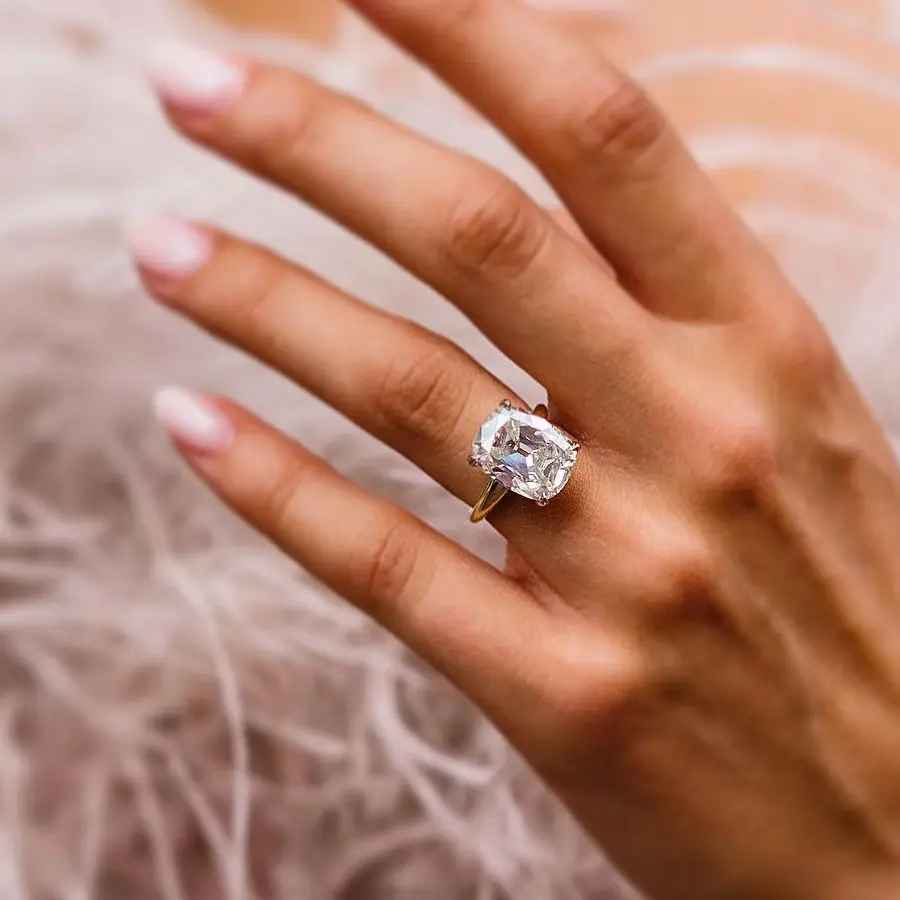 Thalia - Luxe Moissanite