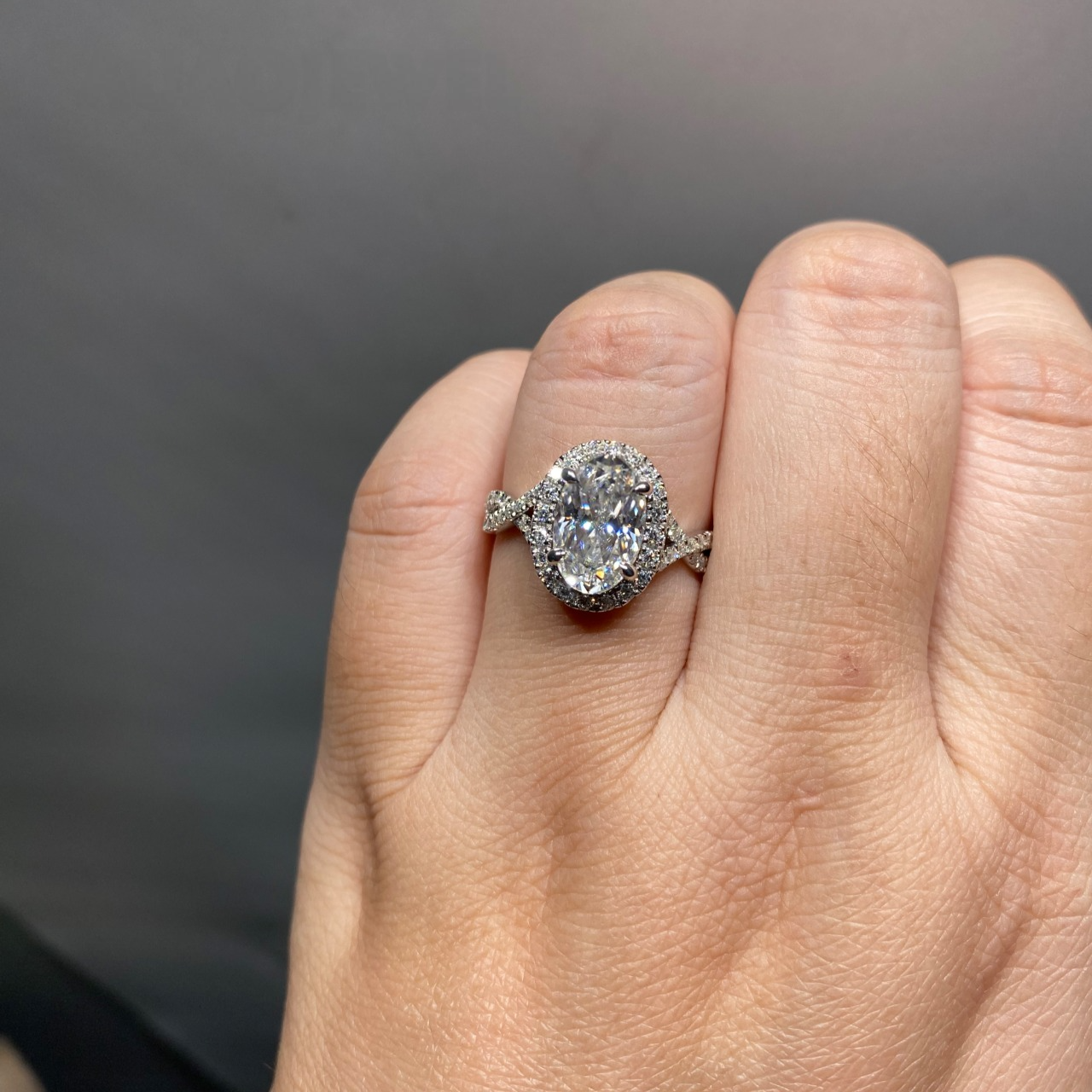 Lily - Luxe Moissanite