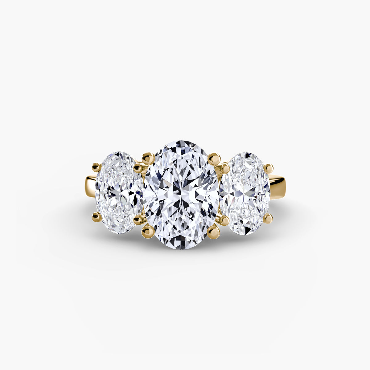 Lulu Oval Trilogy in yellow gold