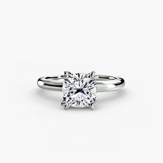 Kiki Cushion Classic Solitaire in white gold