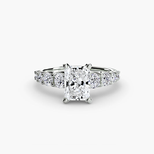 Jacqueline Radiant Graduated Accent in white gold