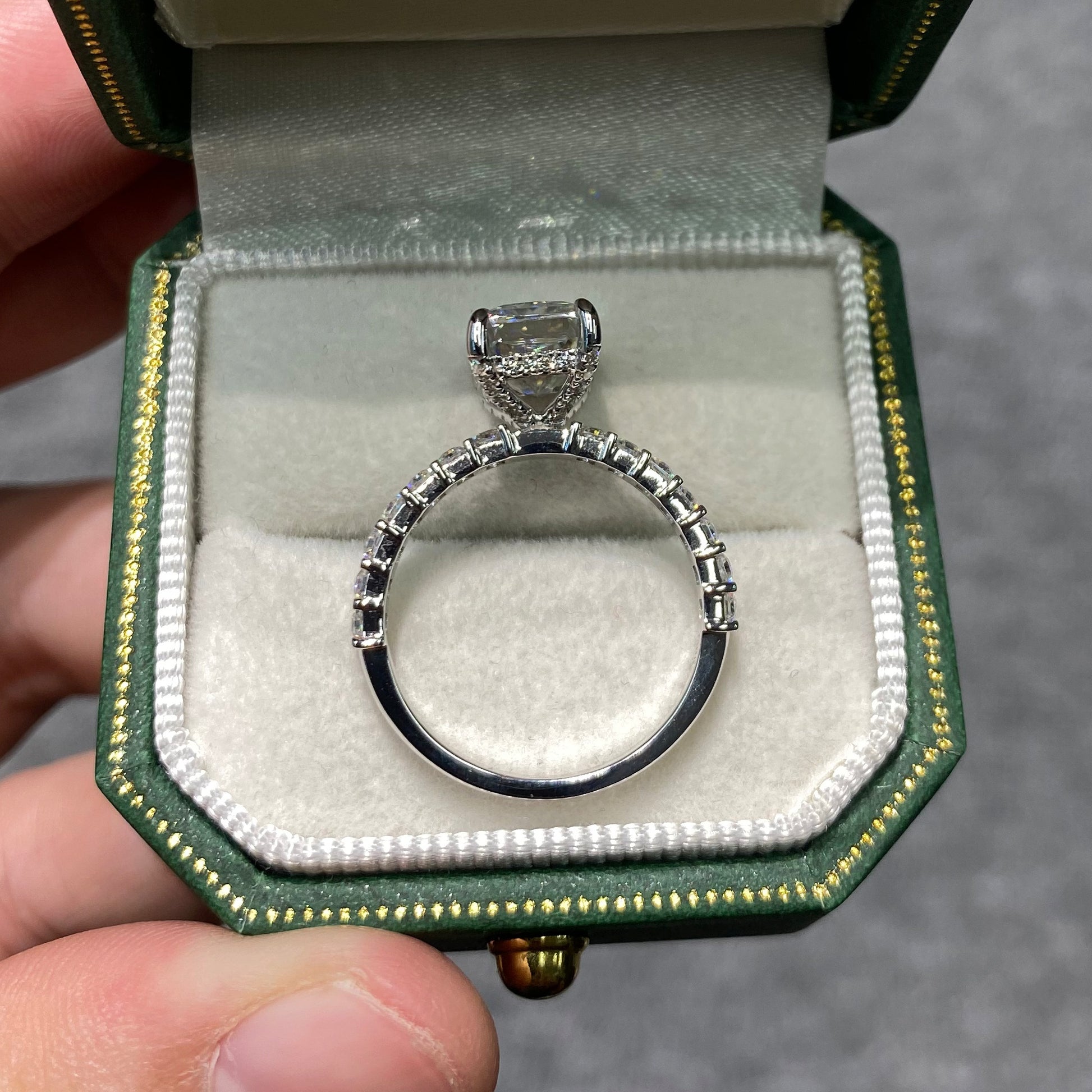 Ariel - Luxe Moissanite