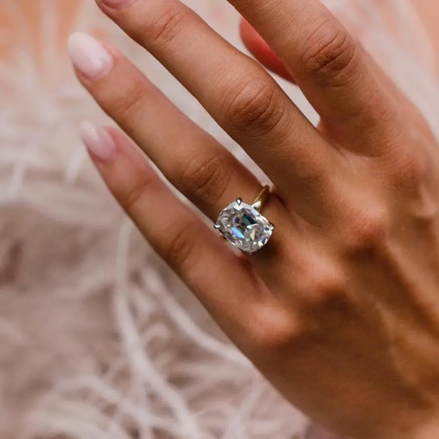 Thalia - Luxe Moissanite