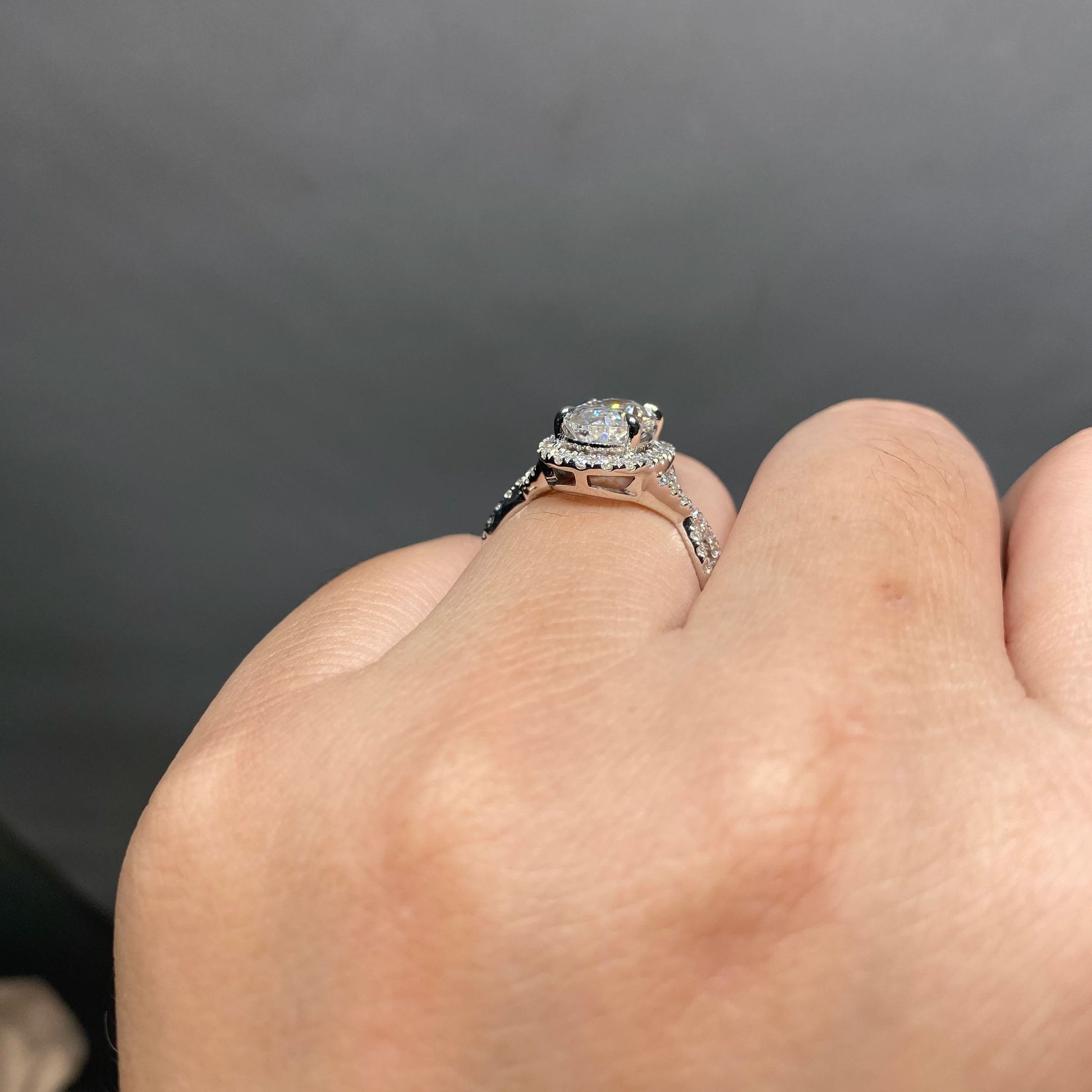 Lily - Luxe Moissanite