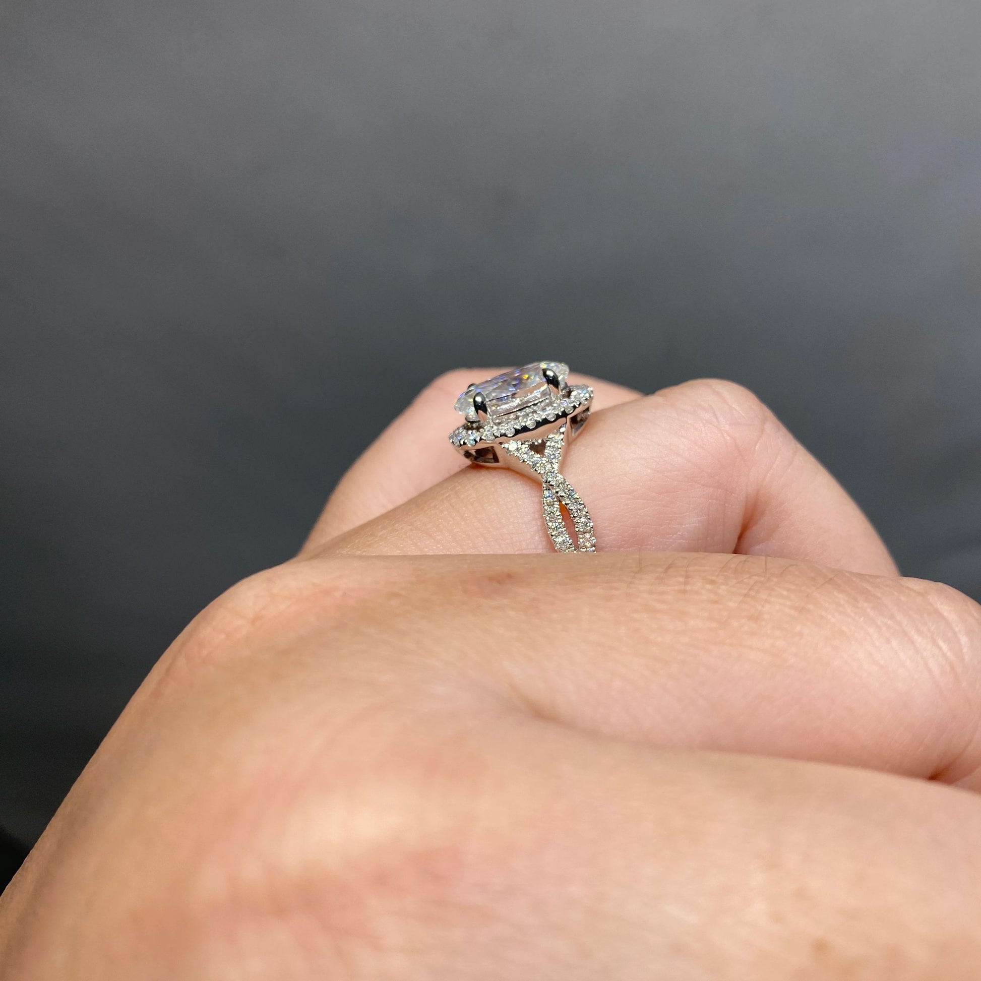 Lily - Luxe Moissanite