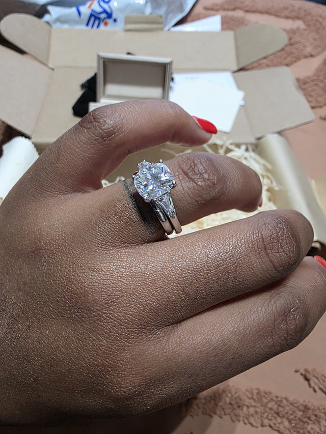 LM Jewellers client wearing their ring