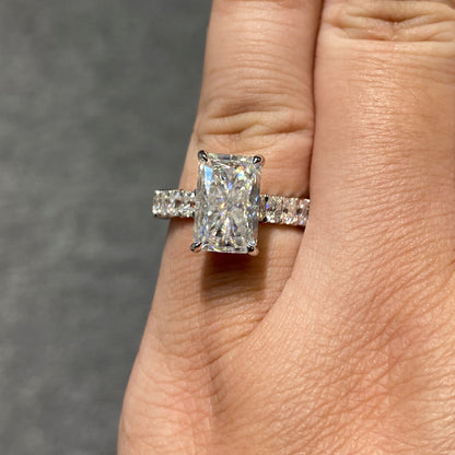 Ariel - Luxe Moissanite